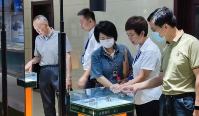 ����������Ű��պϷʻ��缼ʦѧԺ�쵼ݰ����˾���п���